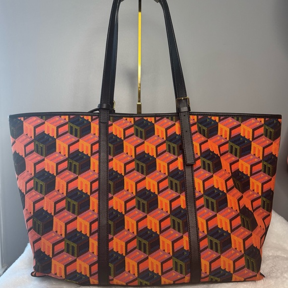 MCM Cubic Monogram Jacquard Tote Bag & Pouch - Picture 4 of 16